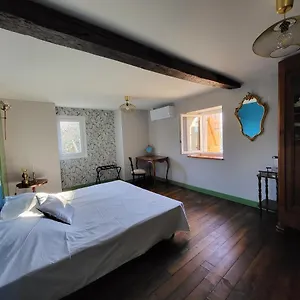 https://gite-prat-naou-pyrennees-ariegeoises.midi-pyreneeshotels.com